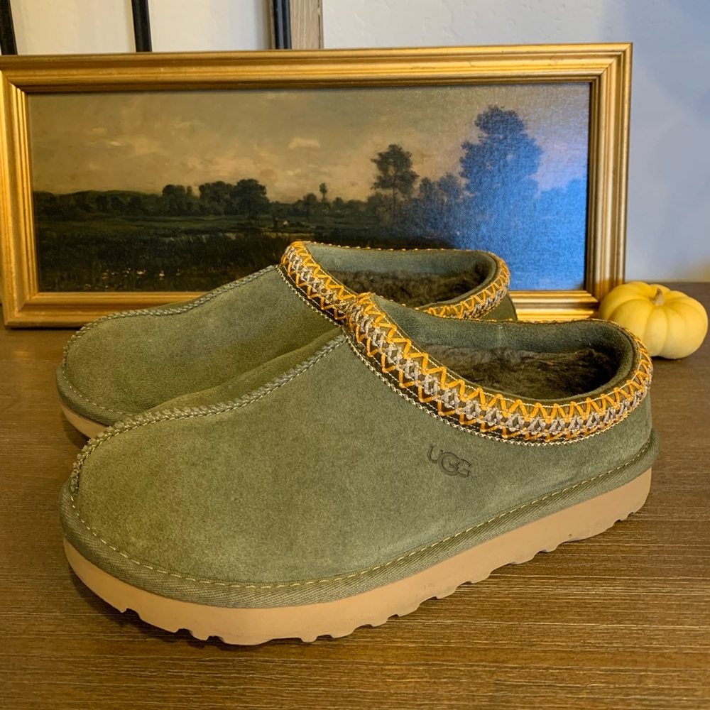 UGG Tasman Slippers - Womens Size 7 - Olive Green